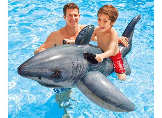 Requin blanc gonflable